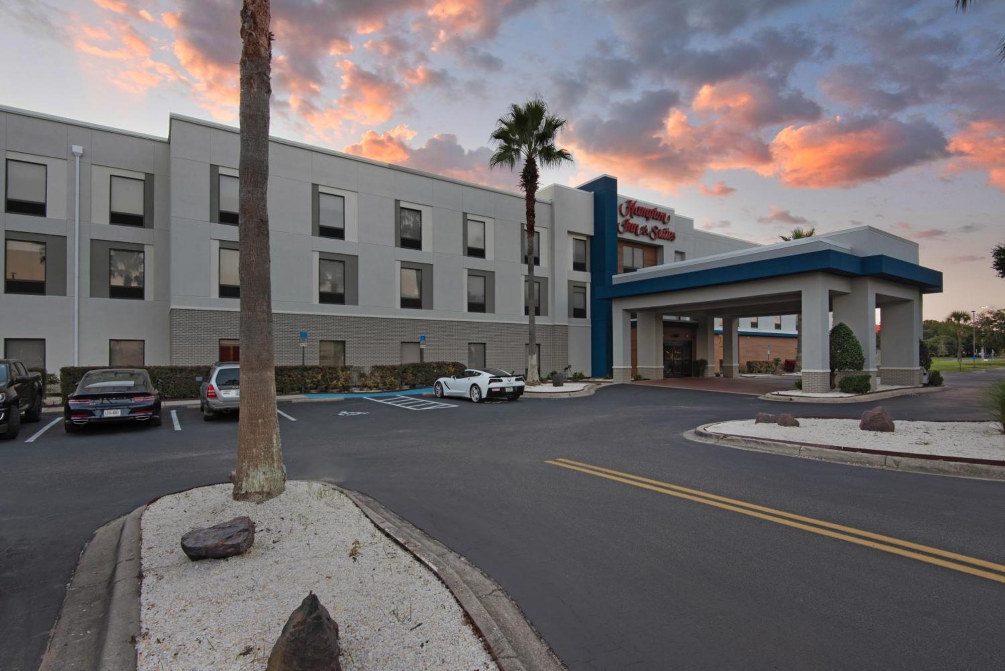 Hampton Inn & Suites Pensacola I-10 N At University Town Plaza Екстер'єр фото