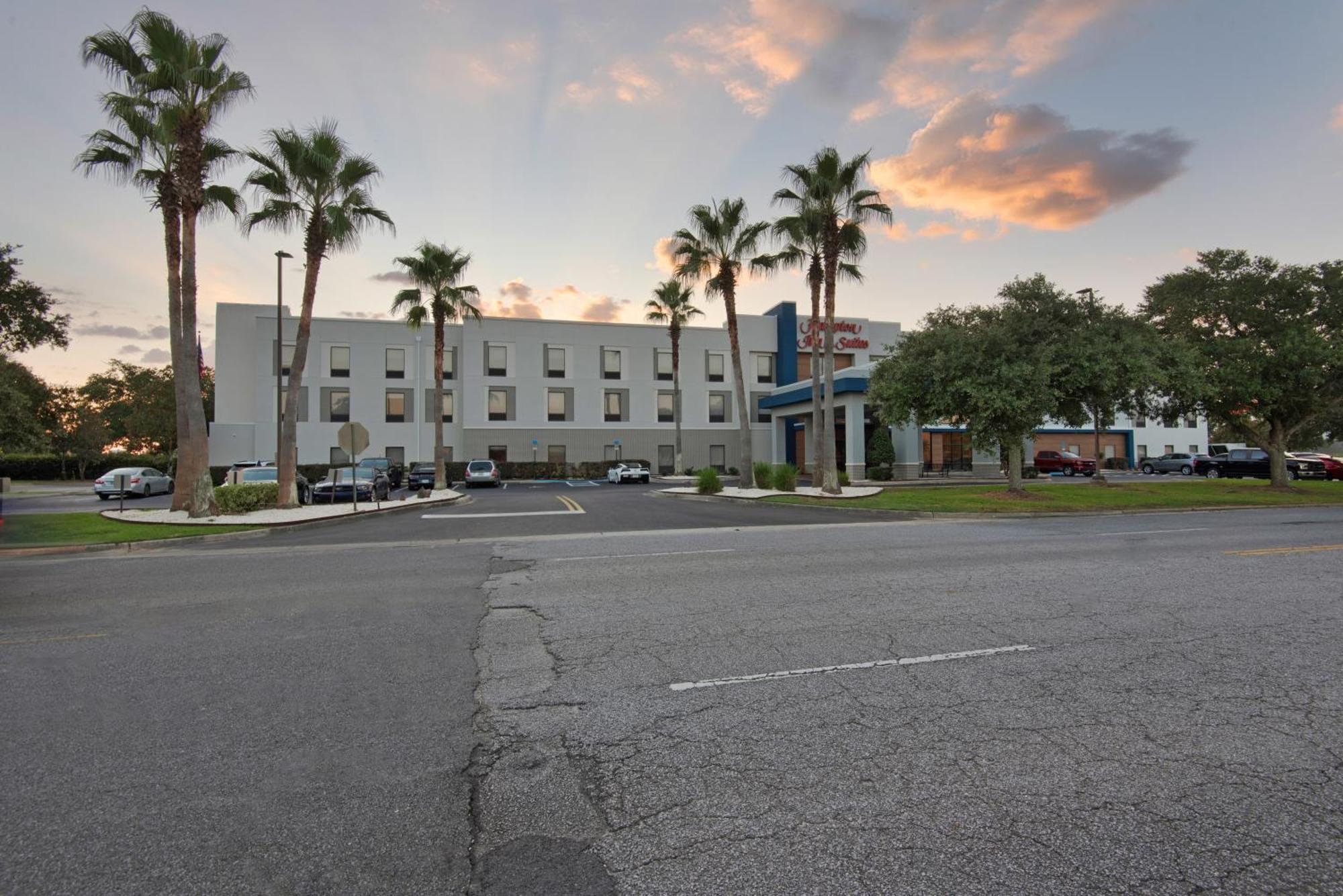Hampton Inn & Suites Pensacola I-10 N At University Town Plaza Екстер'єр фото