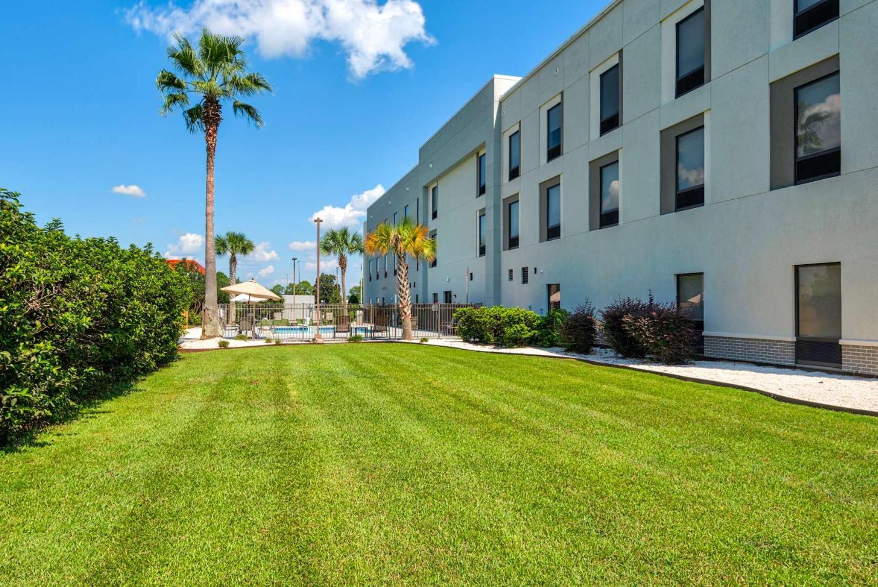 Hampton Inn & Suites Pensacola I-10 N At University Town Plaza Екстер'єр фото